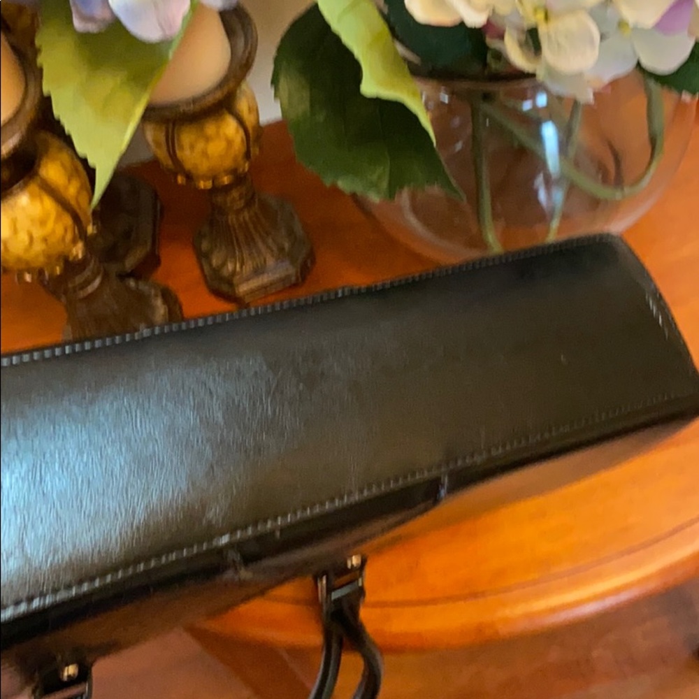 Faux Croc Embossed Hand Bag - Picture 5 of 10